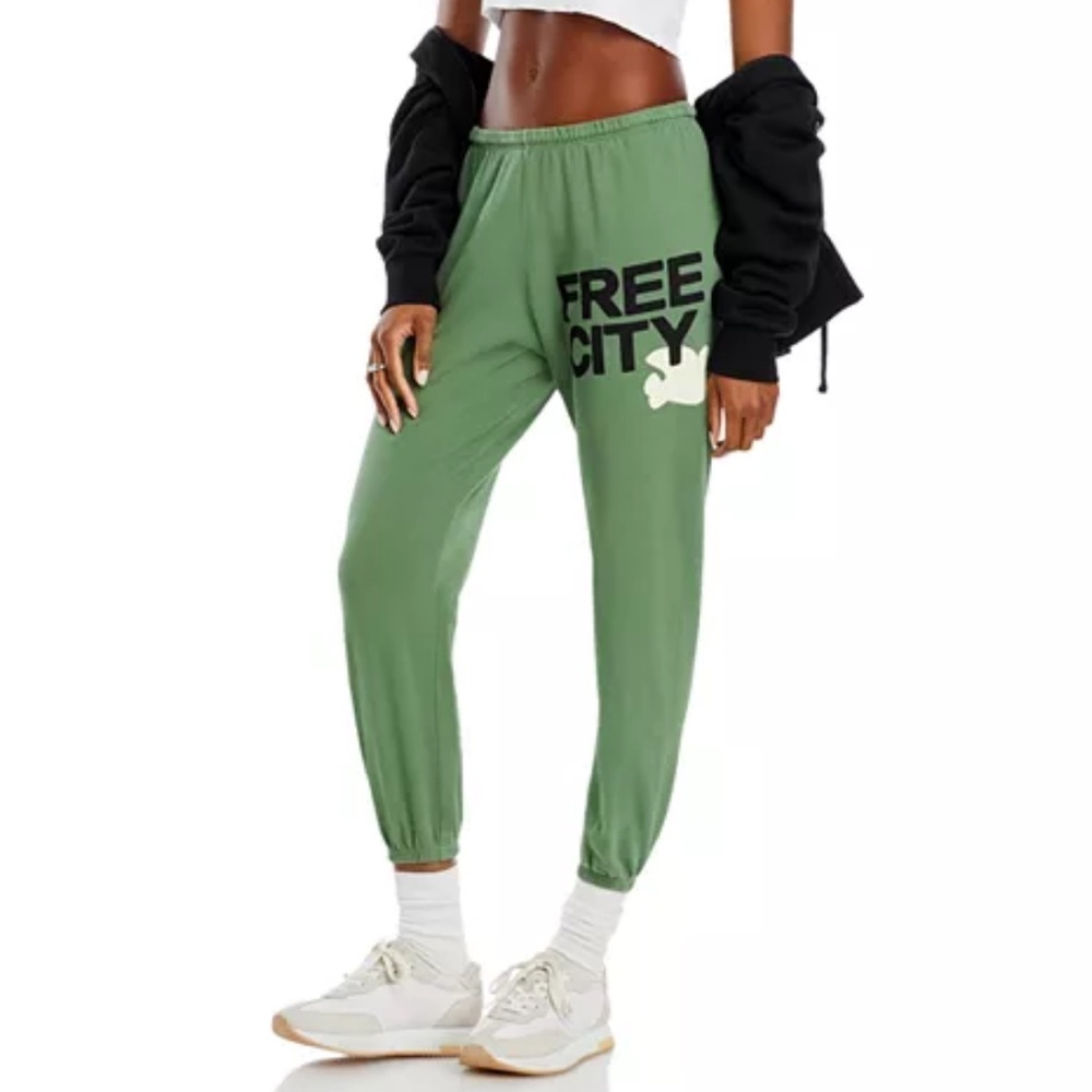 Green & black FreeCity logo sweatpants. Size M, fits S-XL. Brand new!